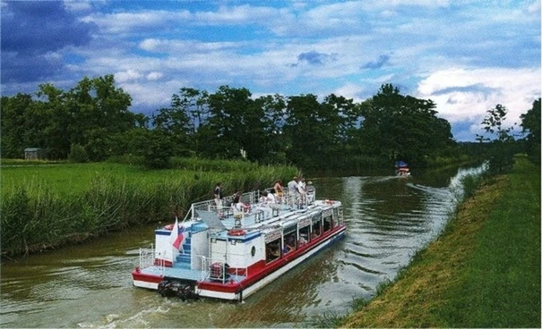 Entspannte Bootsfahrt und Ausflug für die ganze Familie